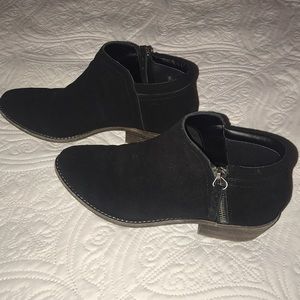 Gently worn Steve Madden Booties